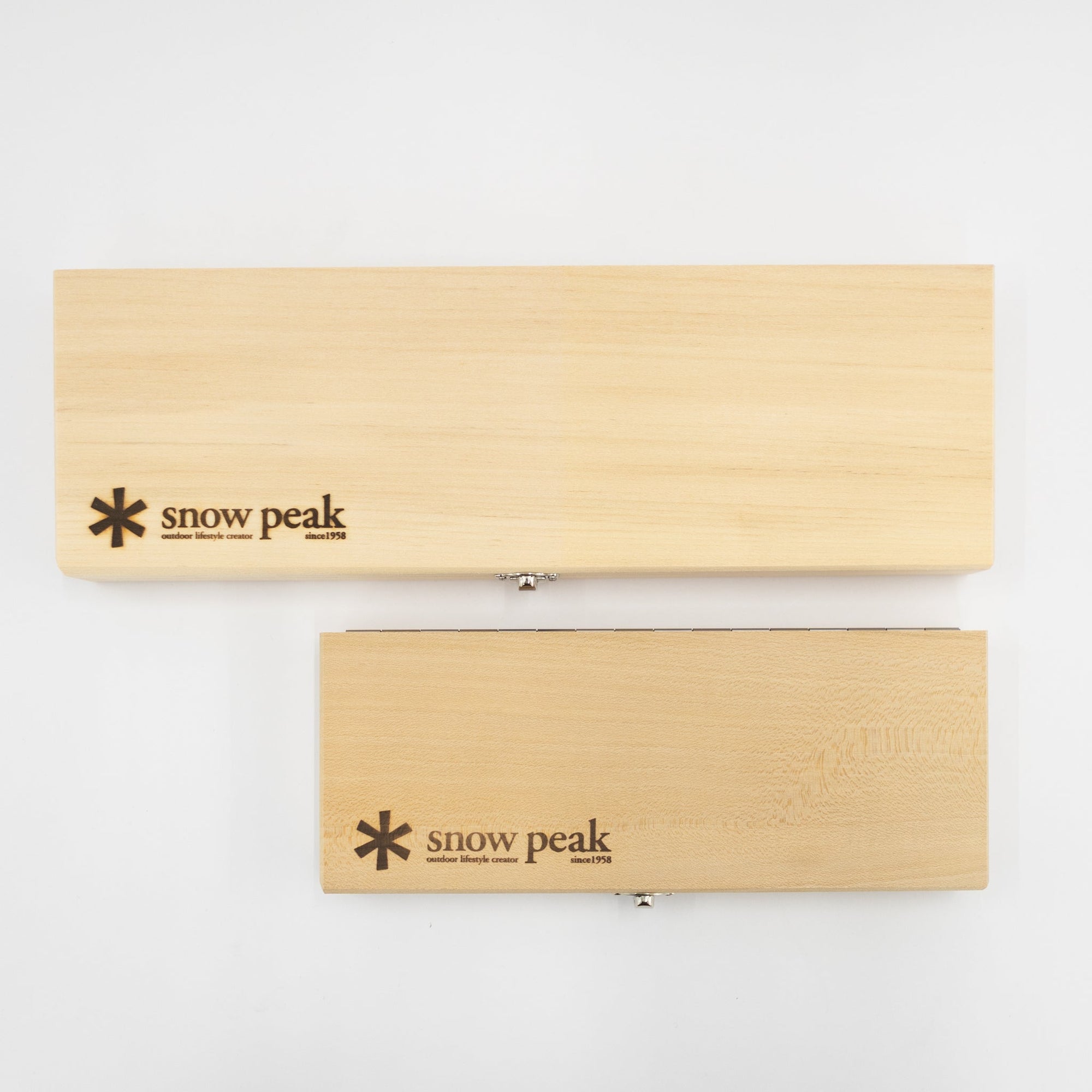 Snow Peak Cutting Board & Knife Set (M) | Tortoise General Store