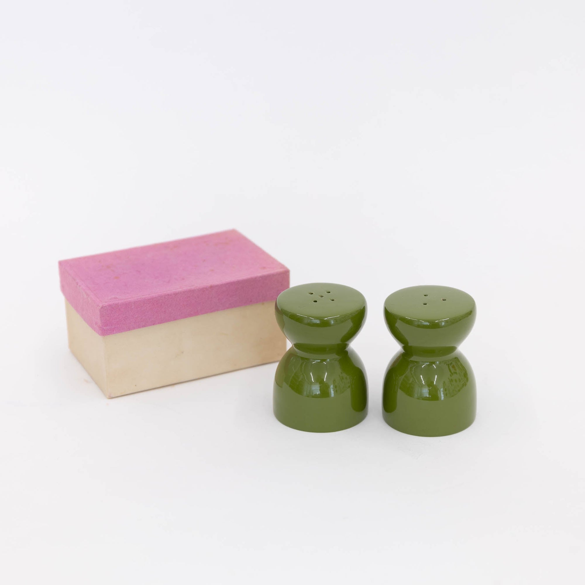 101 60's, Salt and Pepper Shaker - Olive green | Tortoise General Store