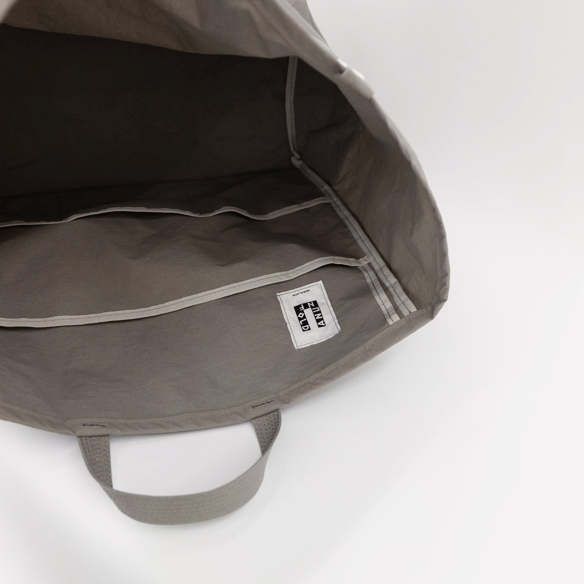 ANUNFOLD Travel Tote - Gray | Tortoise General Store