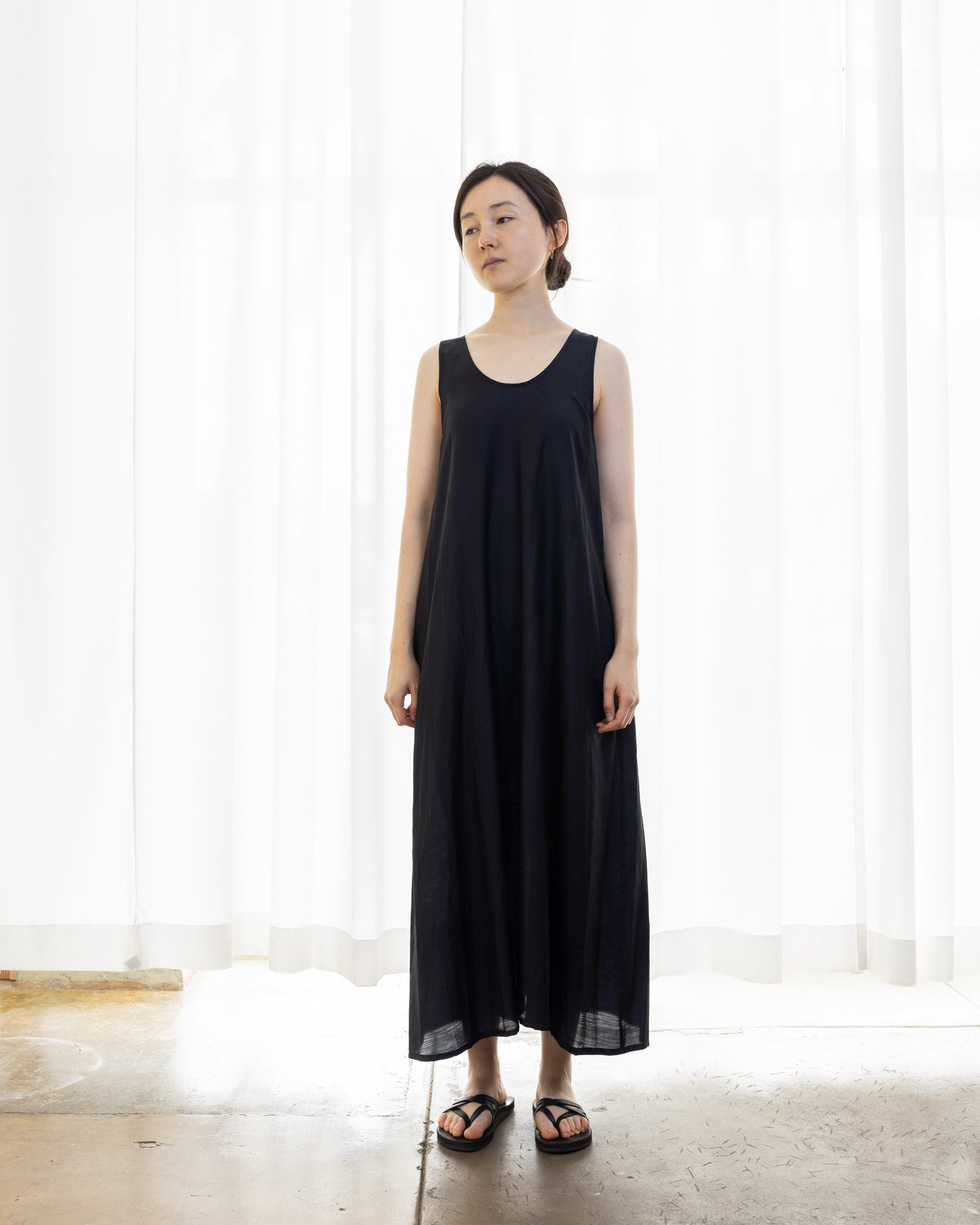 Comoli Wool-Silk Sleeveless Dress X01-02025