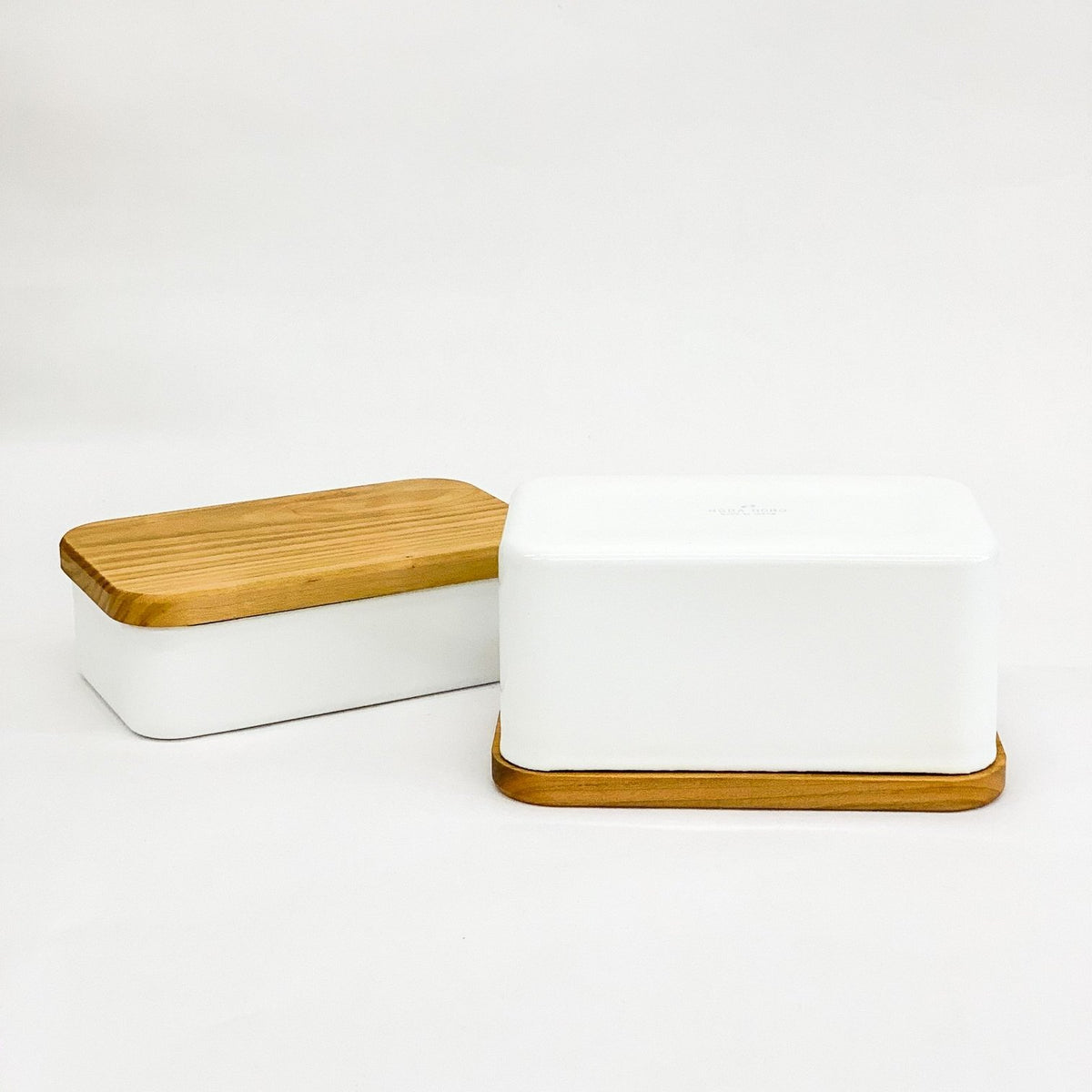 Butter Case with wooden Lid / w s.s butter knife - White
