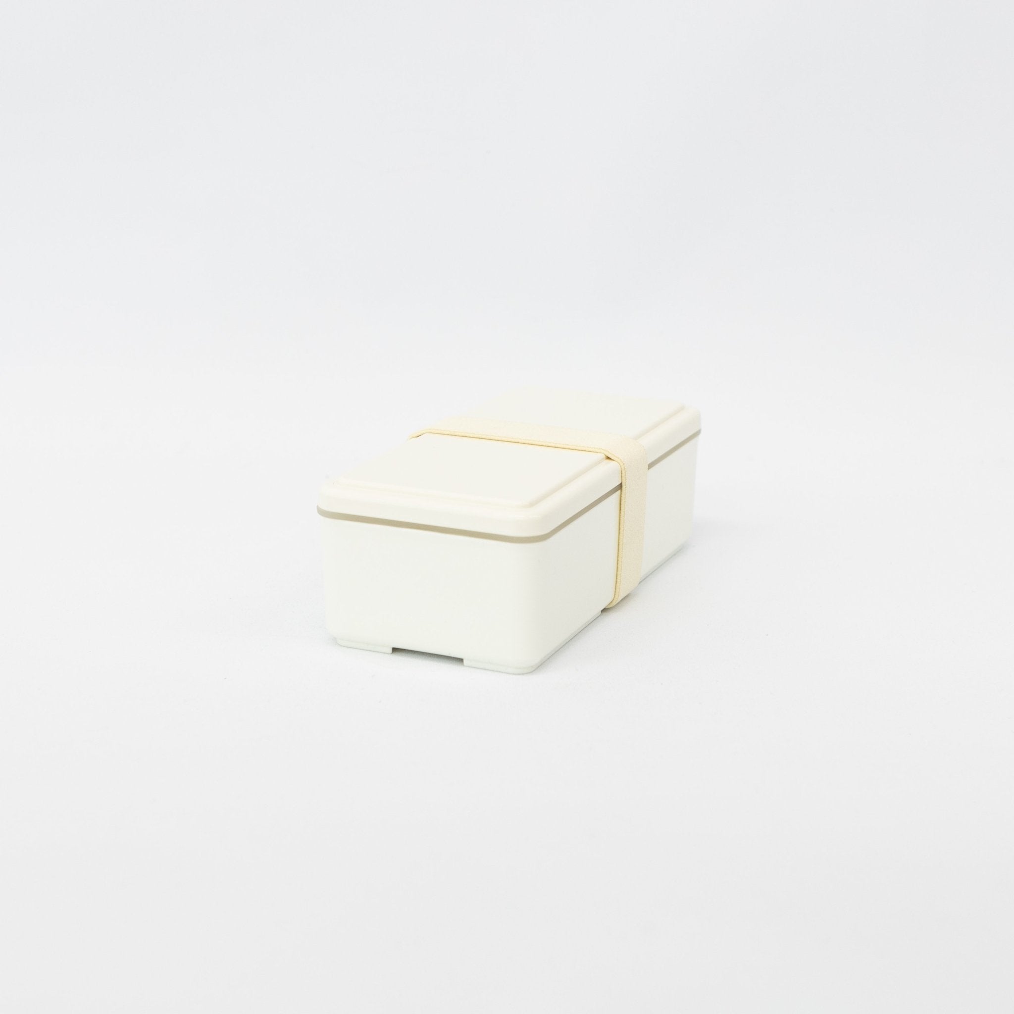 http://shop.tortoisegeneralstore.com/cdn/shop/products/gelcool-square-lunch-boxes-663186.jpg?v=1672468297