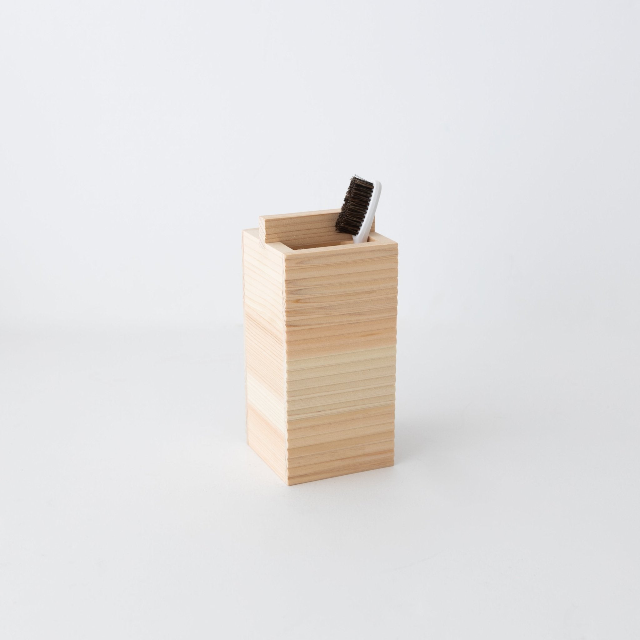 http://shop.tortoisegeneralstore.com/cdn/shop/products/hinoki-toothbrush-holder-827261.jpg?v=1691175006