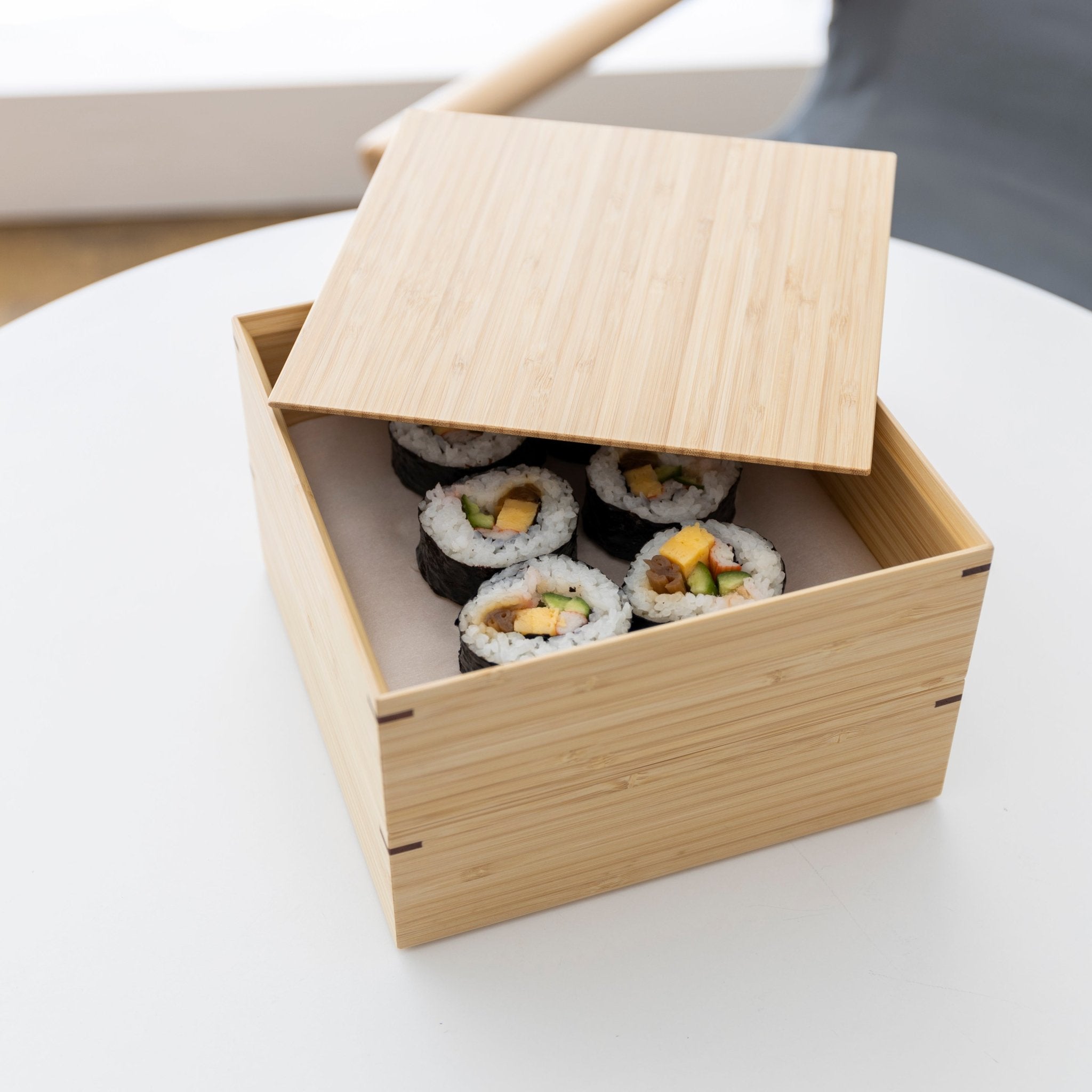 isuke Rectangular 2-Tiered Lunch Box Byakudan Bento Urushi