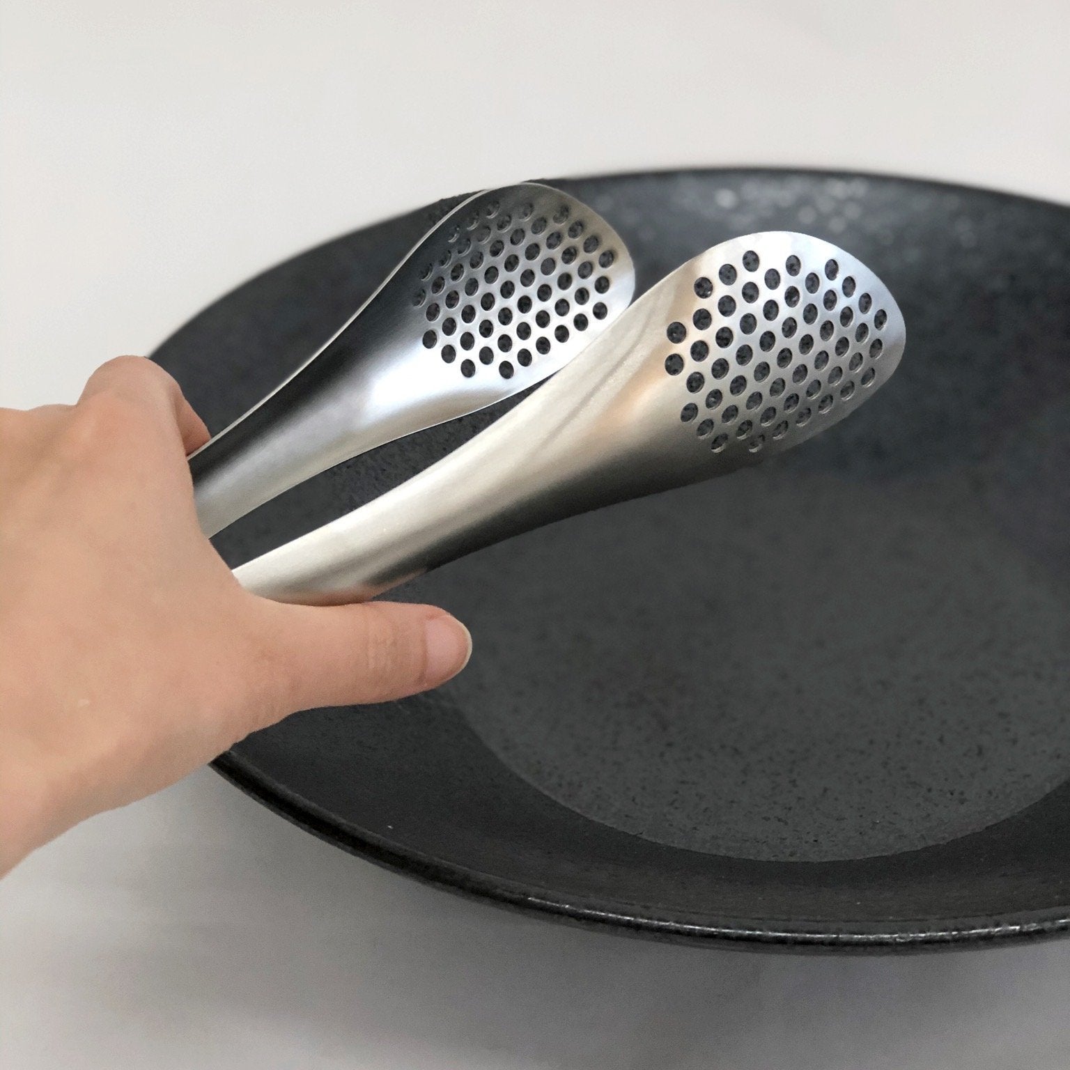 Sori Yanagi TONG with holes (TS011) - tortoise general store