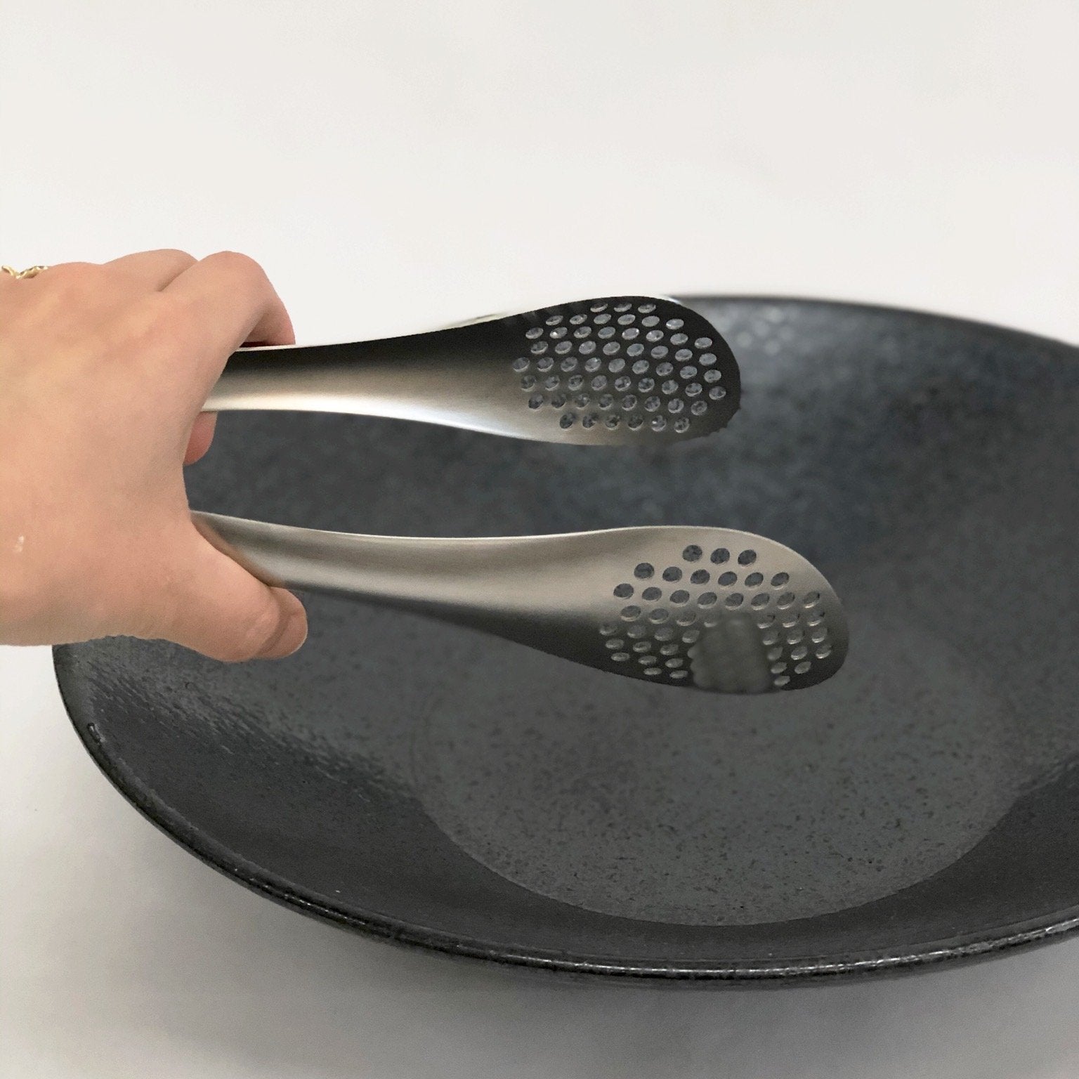 Perforated Tongs by Sori Yanagi – TENZO