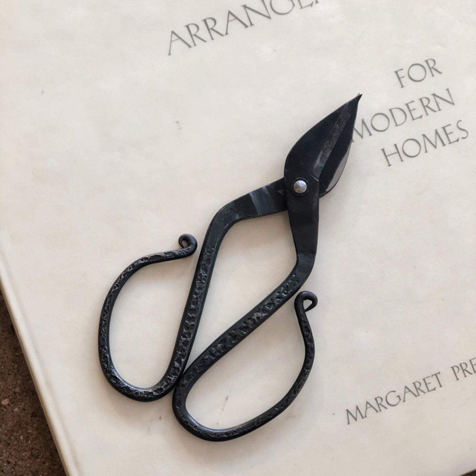 Tajika Branch Scissors - tortoise general store