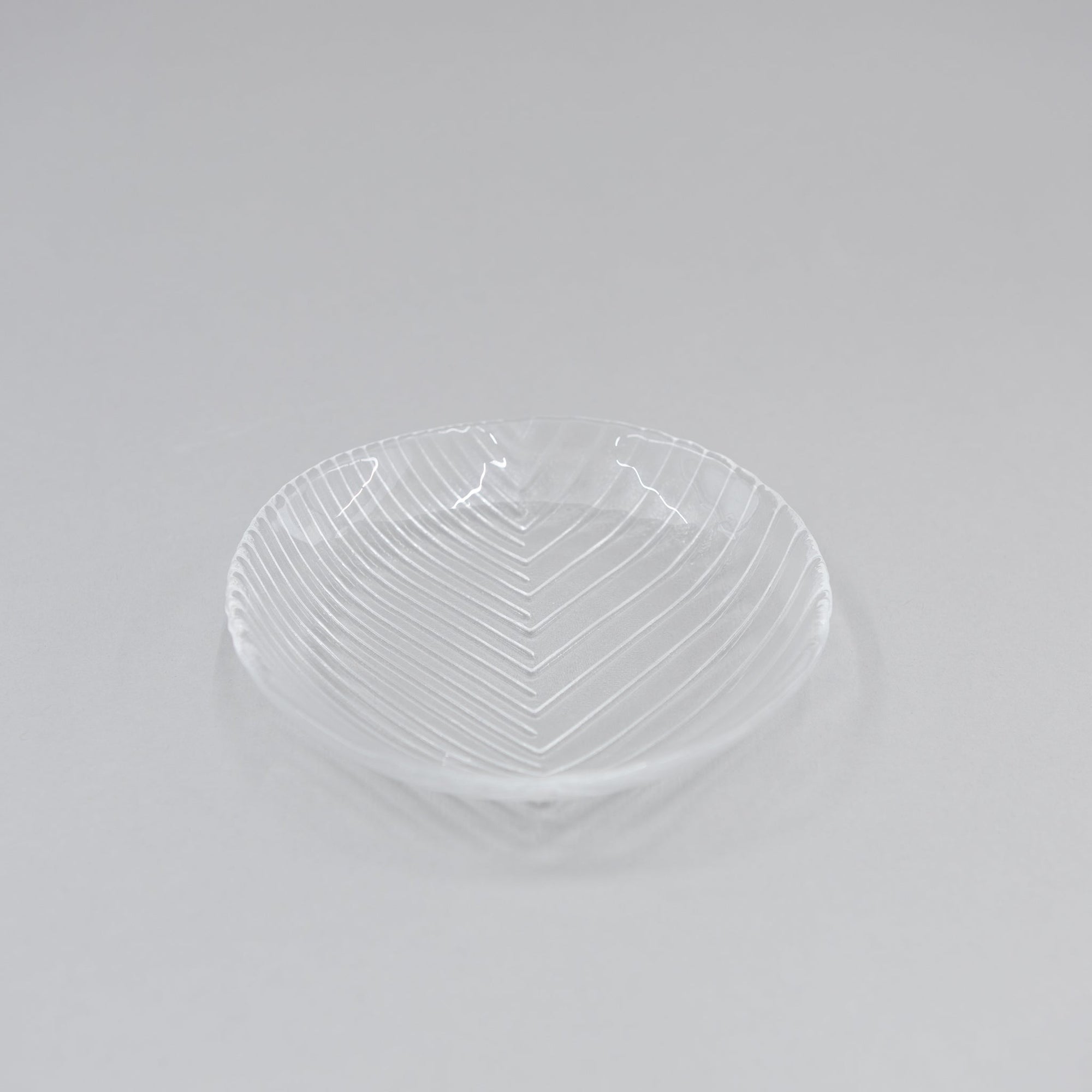 Hirota Glass Plate 2224 | Tortoise General Store