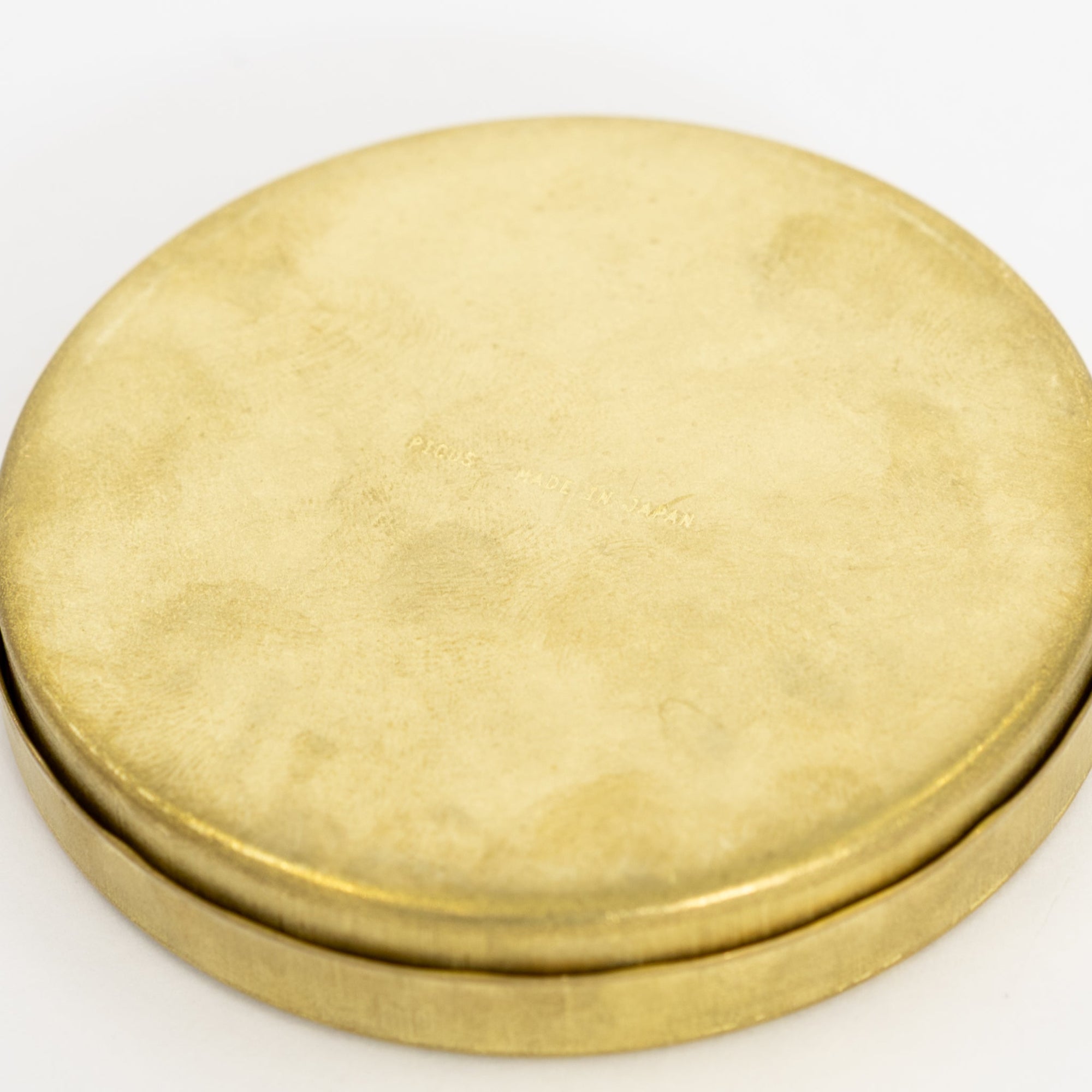 Picus Brass Round Case | Tortoise General Store