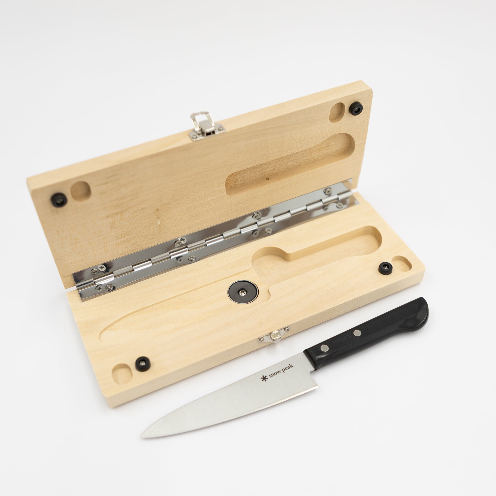 Snow Peak Cutting Board & Knife Set (M) | Tortoise General Store