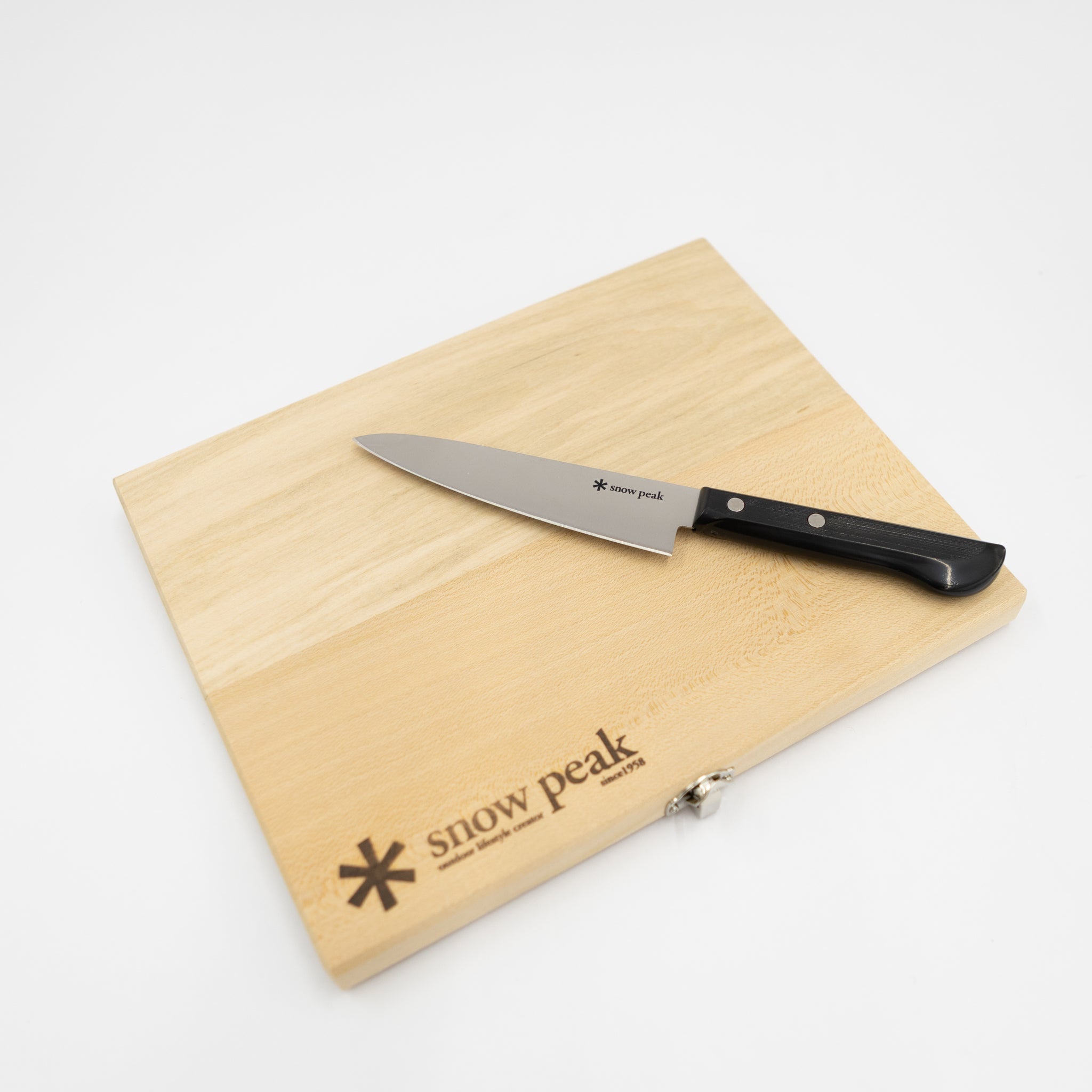 Snow Peak Cutting Board & Knife Set (M) | Tortoise General Store