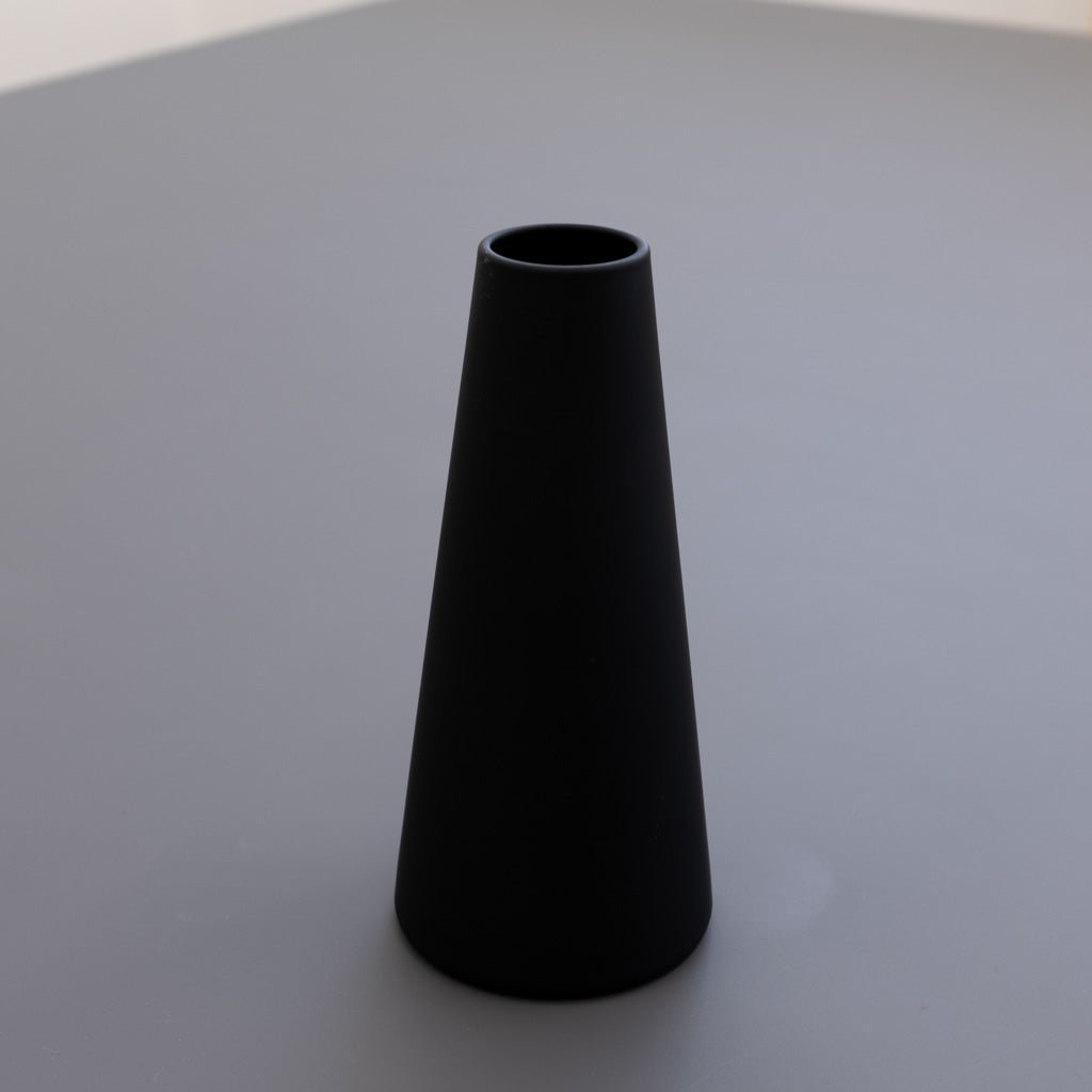 Sugahara - Matte Black Flower Vase (F - 40KF) | Tortoise General Store