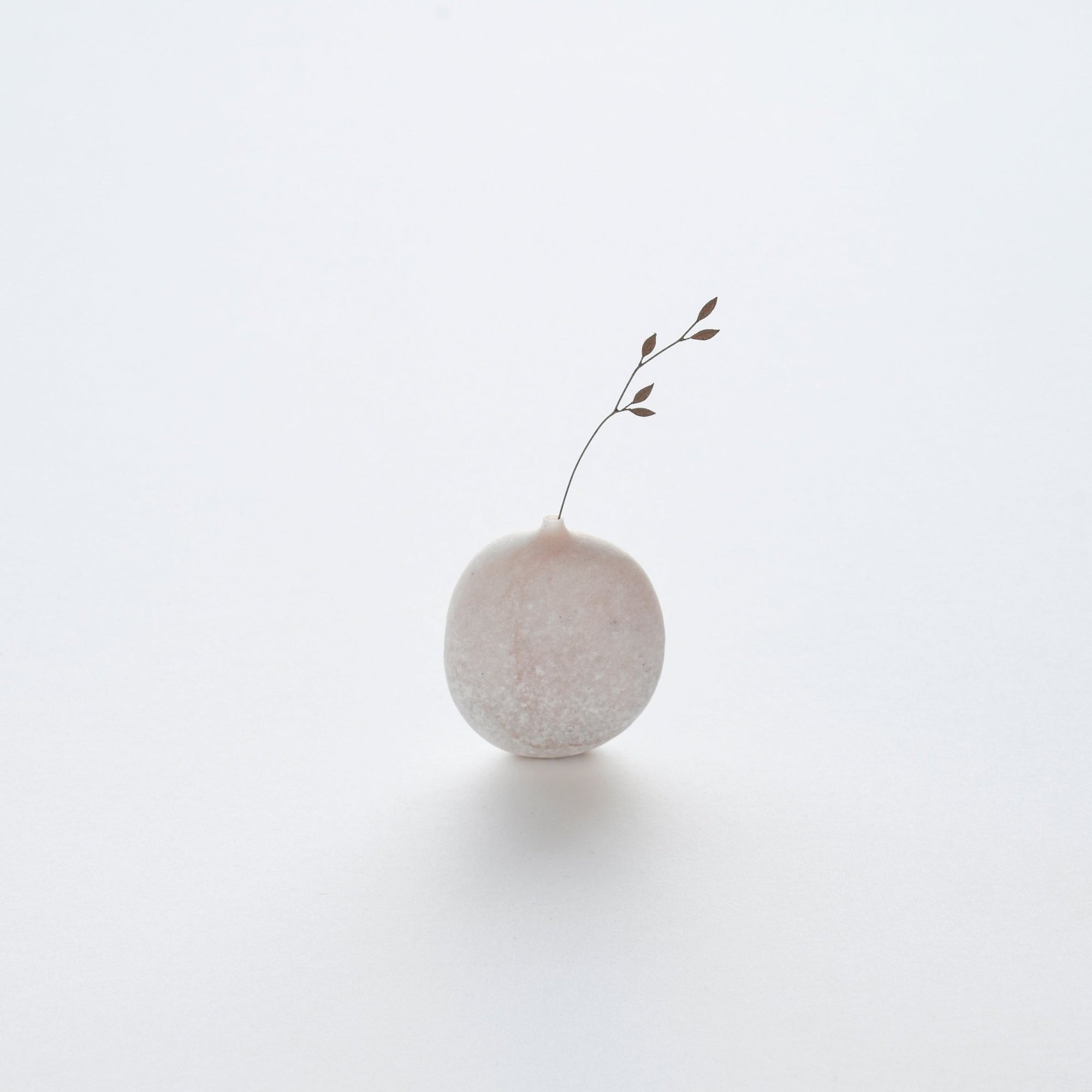 White Marble Sea Stone Vase by Mitsuru Koga | Tortoise General Store