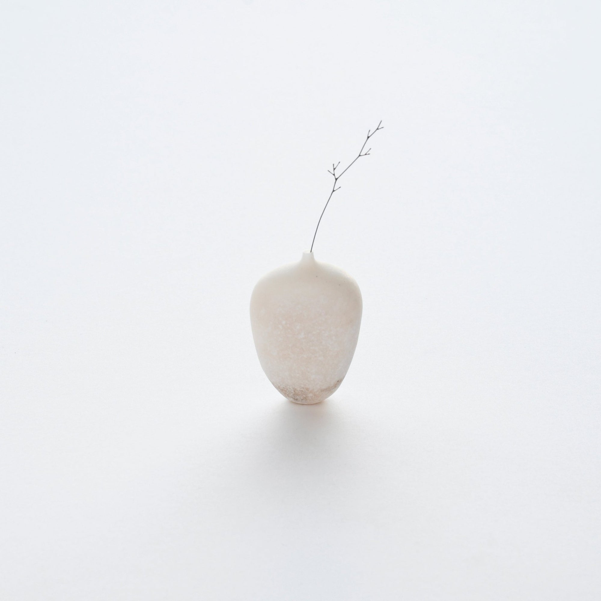 White Marble Sea Stone Vase by Mitsuru Koga | Tortoise General Store