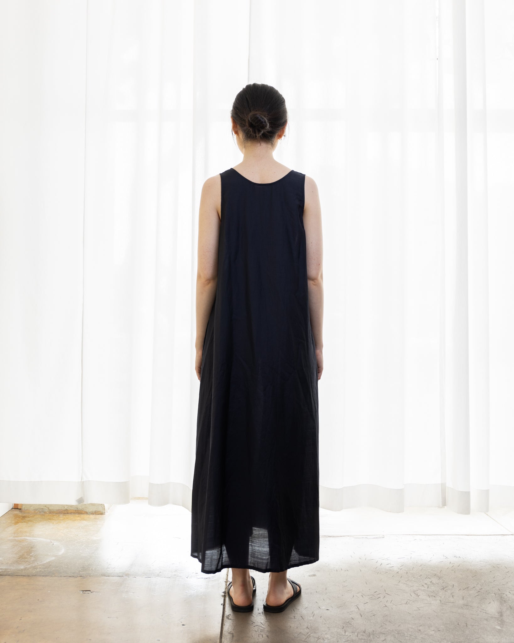 Comoli Wool-Silk Sleeveless Dress X01-02025 | Tortoise General Store