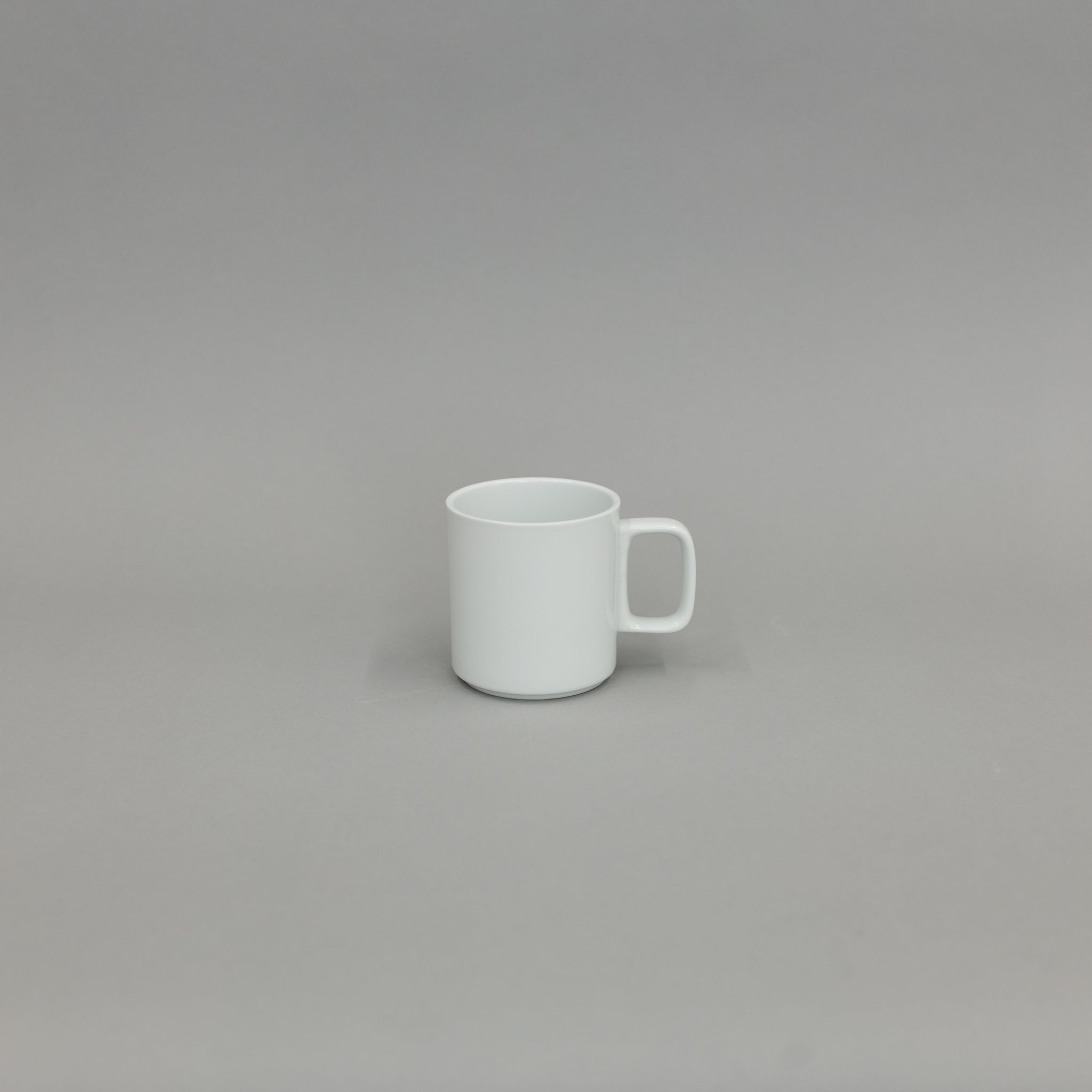 https://shop.tortoisegeneralstore.com/cdn/shop/products/hpw020-mug-gloss-white-medium-o-338-946428.jpg?v=1703450593&width=2048