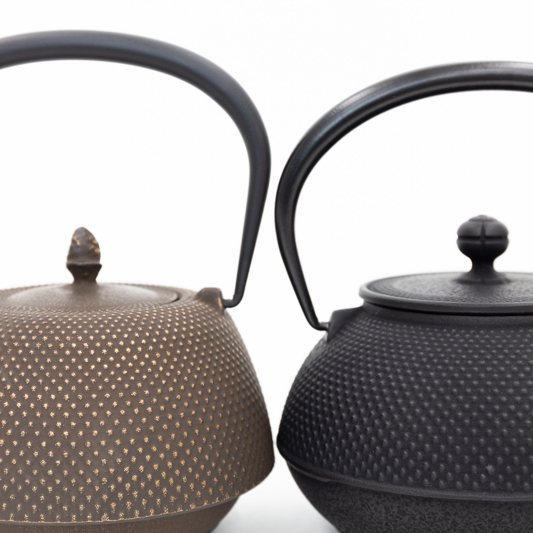 https://shop.tortoisegeneralstore.com/cdn/shop/products/nanbu-tekki-cast-iron-teapot-with-strainer-arare-415697.jpg?v=1696572762&width=2048