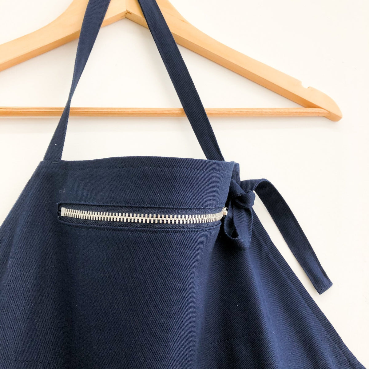 Navy Bibbed Apron by Hakui (Hakui 6915-1) - tortoise general store