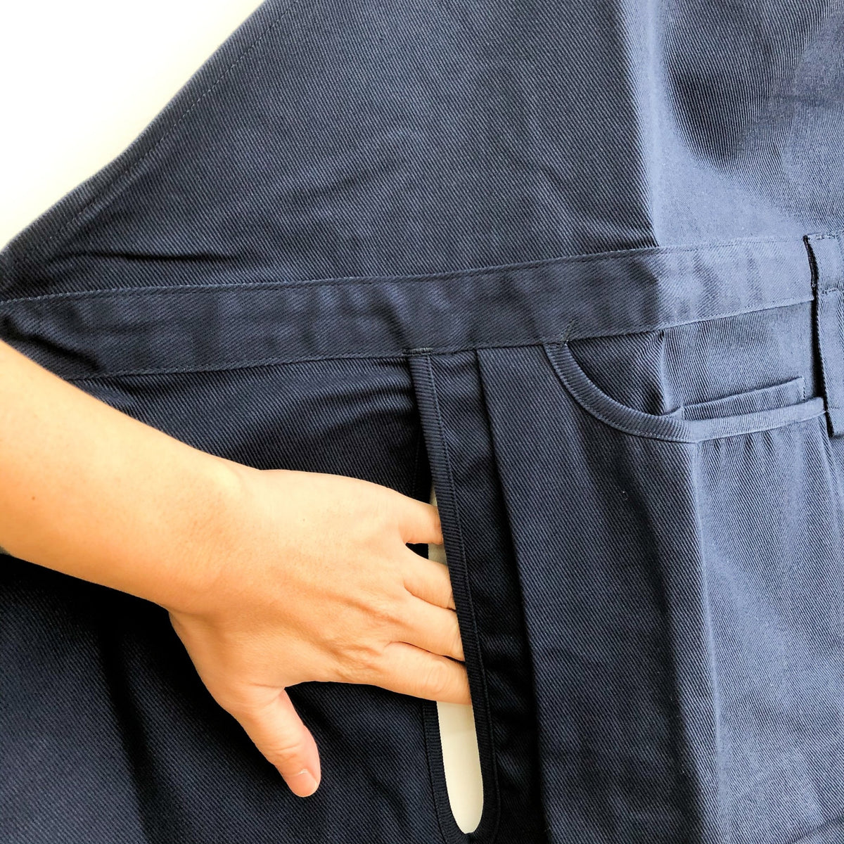 Navy Bibbed Apron by Hakui (Hakui 6915-1) - tortoise general store
